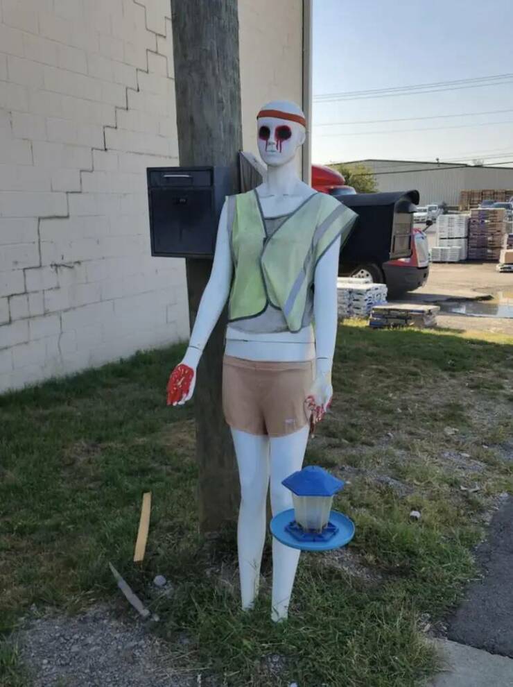 Creepy Photos That Were Meant To Stay Hidden (28 PICS)