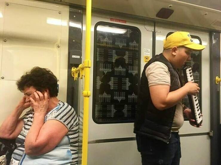 Mind-Bending Metro: Scenes On The Berlin Subway That Stumped Viewers