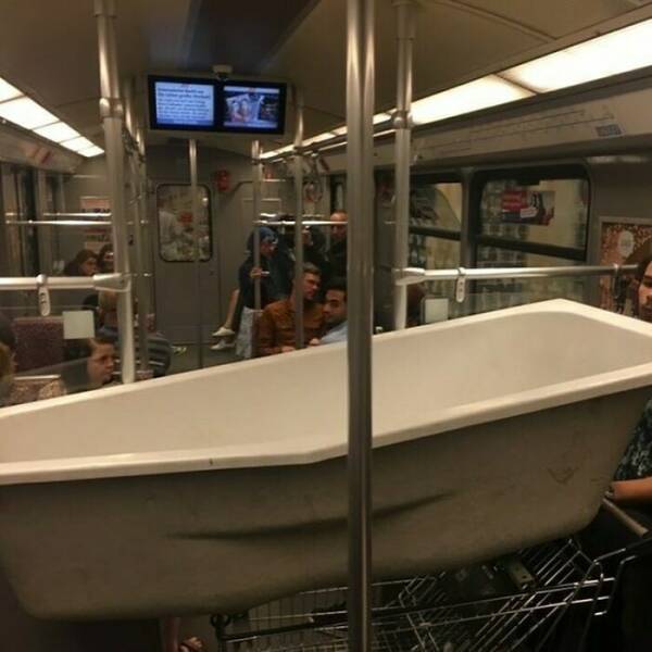 Mind-Bending Metro: Scenes On The Berlin Subway That Stumped Viewers