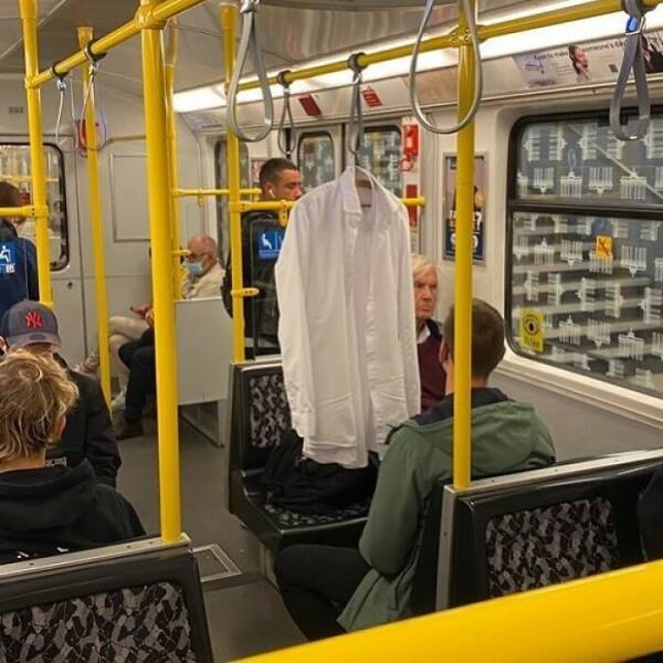 Mind-Bending Metro: Scenes On The Berlin Subway That Stumped Viewers Mind-Bending Metro: Scenes On The Berlin Subway That Stumped Viewers