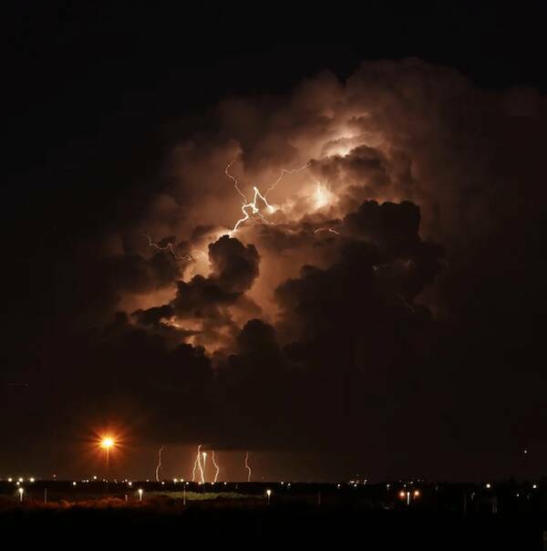 Natures Fury Unleashed: Jaw-Dropping Wild Weather Photography