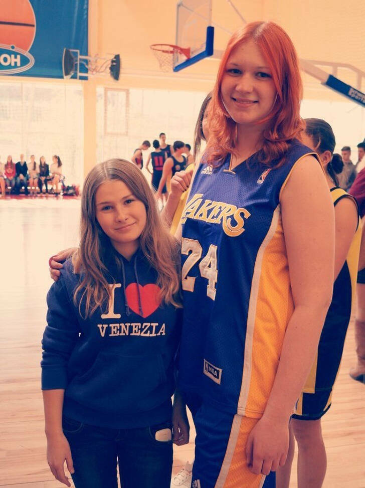 Visual Contrast: Captivating Photos Speaking Louder Than Words