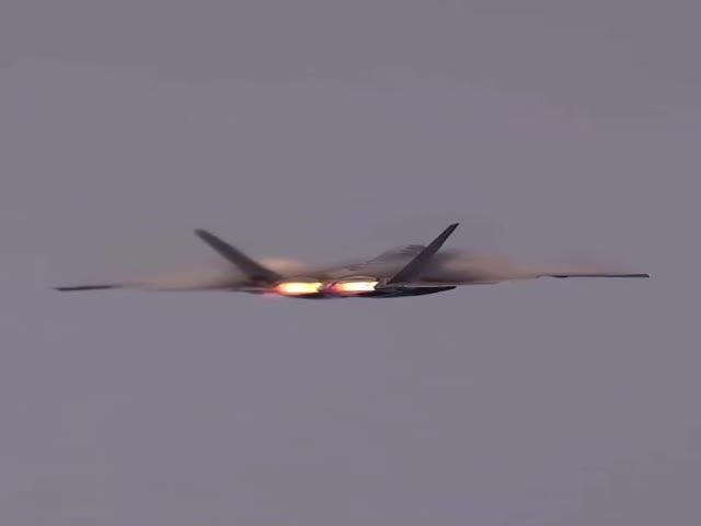 How The F-22 Fighter Jet Transforms Into A Cloud