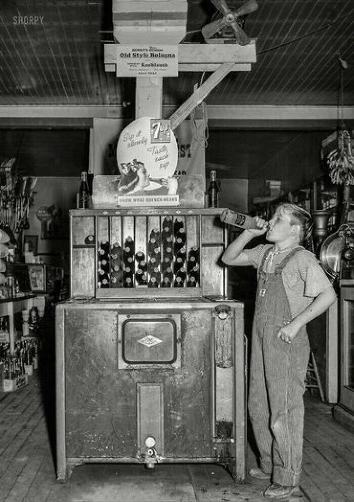 Time Capsule Snapshots: Fascinating Glimpses Into History