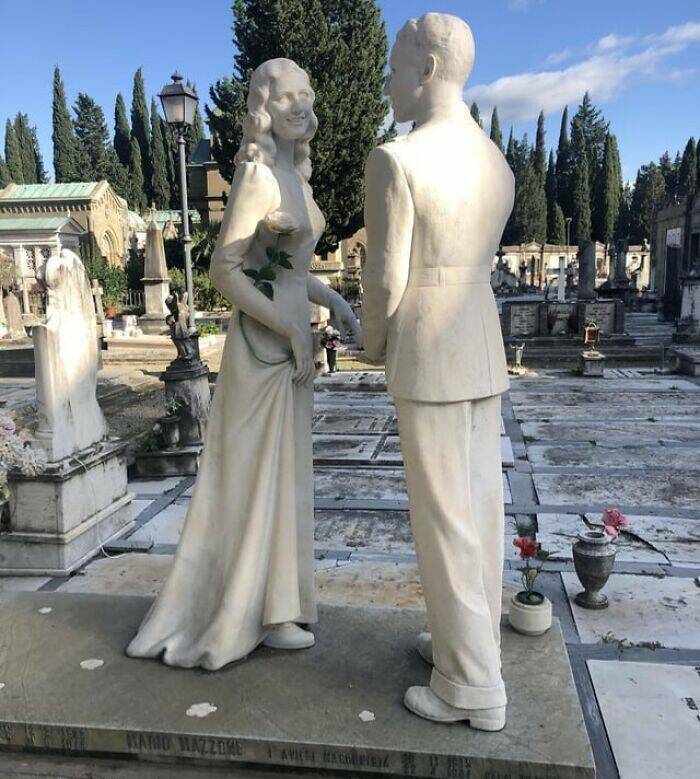 Memorial Marvels: Unique Gravestones That Captured Attention Online