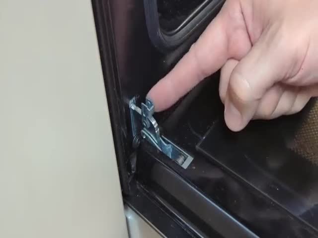 How To Remove The Oven Door