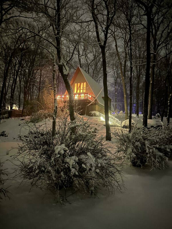 Dreamy Cabin Home Filled With Warmth And Love