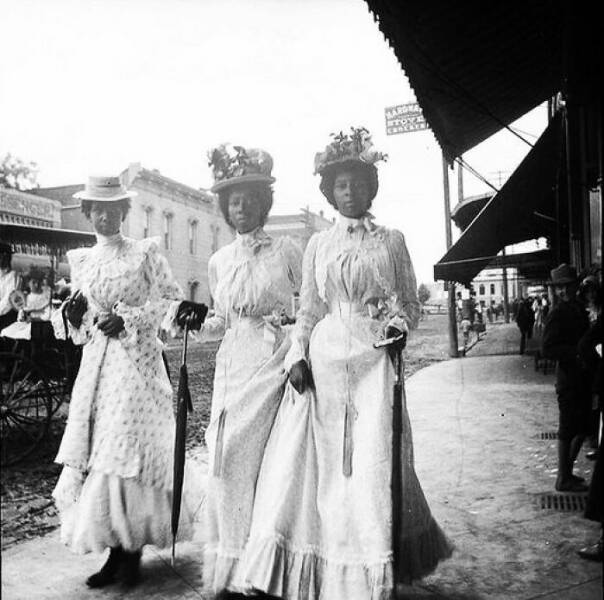 Eye-Opening Historical Photos That Offer A New Perspective