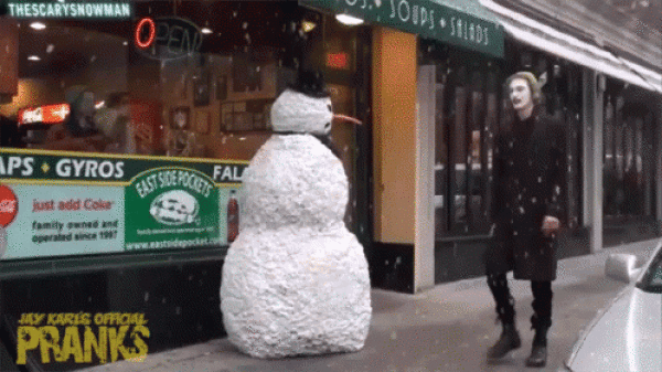 Hilarious Scare Pranks That Never Fail 15 GIFS Izismile Hilarious Scare Pranks That Never Fail 15 GIFS Izismile