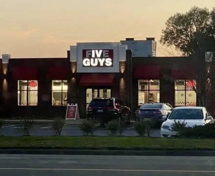 Signs That Put Comedians To Shame With Their Humor