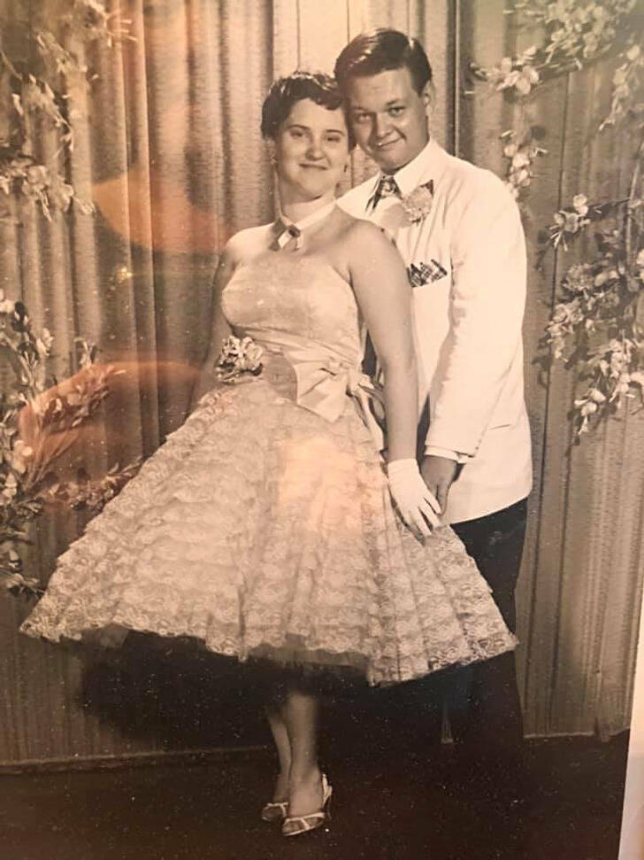 Throwback Prom Photos From The Pre-Cell Phone Era