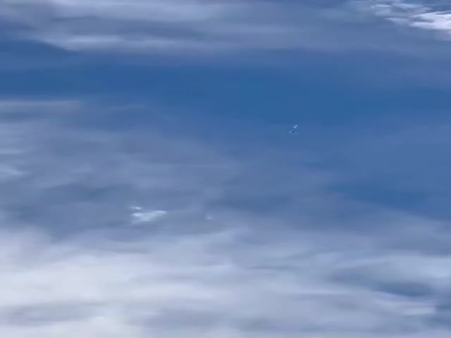 Elon Musk Posted A Video Of Two Falcon Heavy Rocket Boosters Returning To Earth