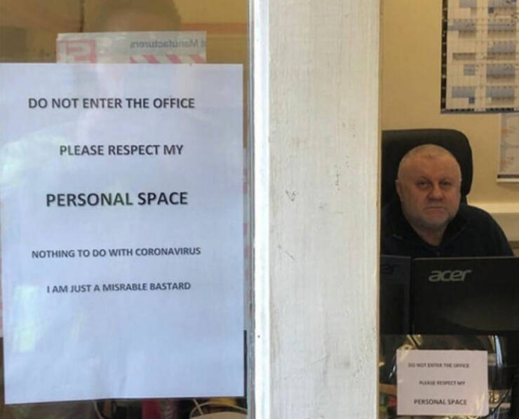 Hilariously Bizarre Signs Spotted In The Wild