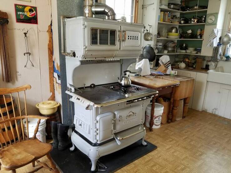 Vintage Kitchens That Outshine Modern Designs