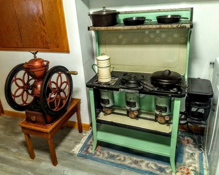 Vintage Kitchens That Outshine Modern Designs