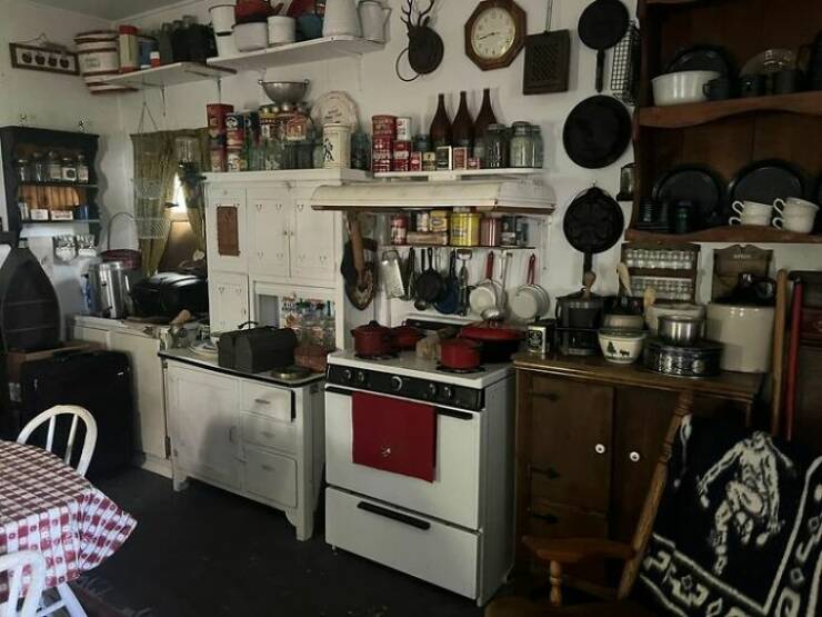 Vintage Kitchens That Outshine Modern Designs