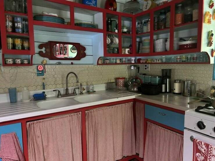 Vintage Kitchens That Outshine Modern Designs