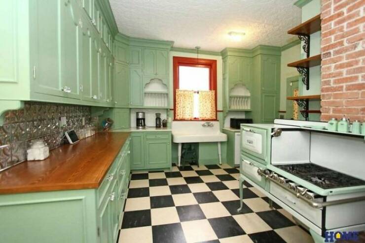 Vintage Kitchens That Outshine Modern Designs