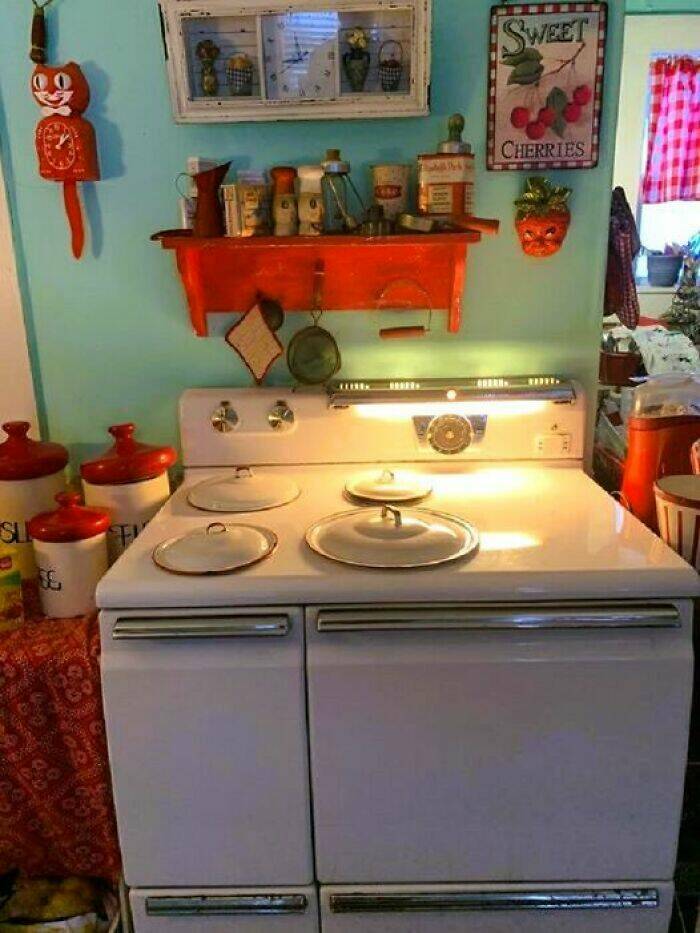 Vintage Kitchens That Outshine Modern Designs