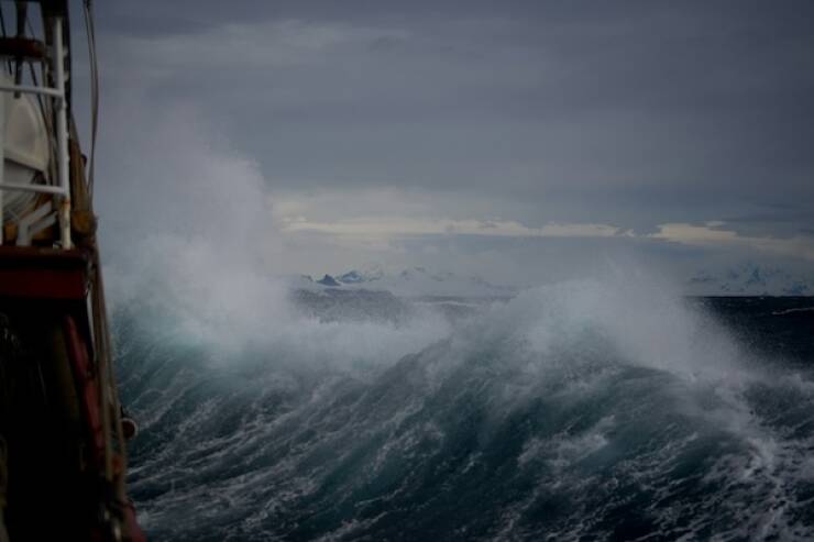 Eerie Ocean Images That Will Give You Nightmares