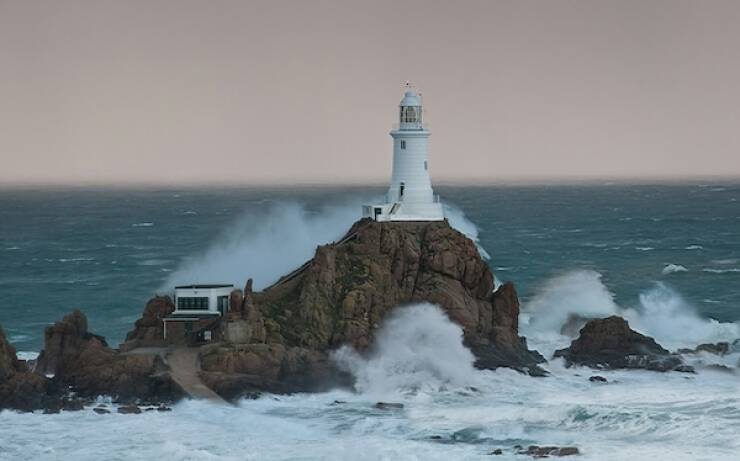 Eerie Ocean Images That Will Give You Nightmares