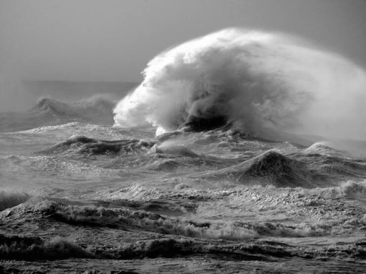 Eerie Ocean Images That Will Give You Nightmares