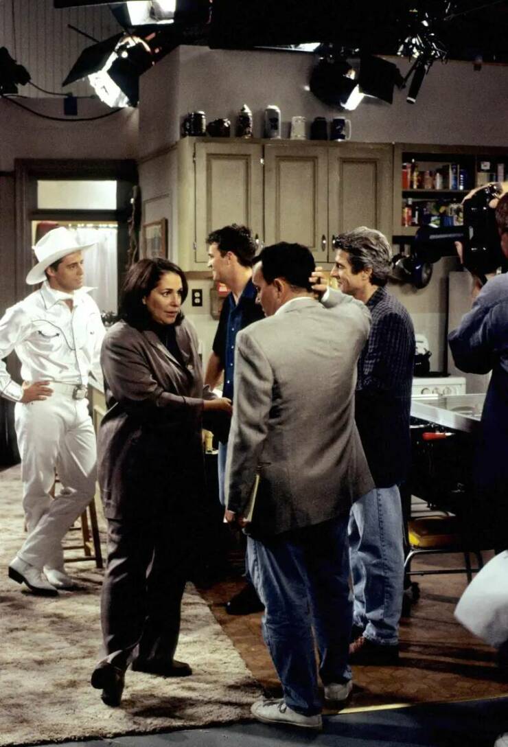 Nostalgic ’90s TV Show Snaps That Will Take You Back In Time