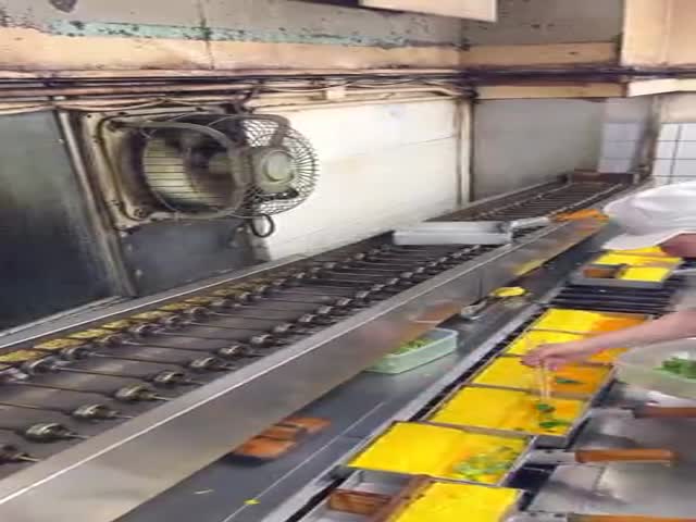 Omelet Conveyor