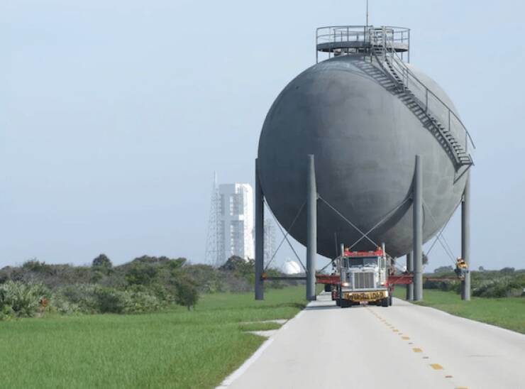 Giant Things Captured In Stunning Photos