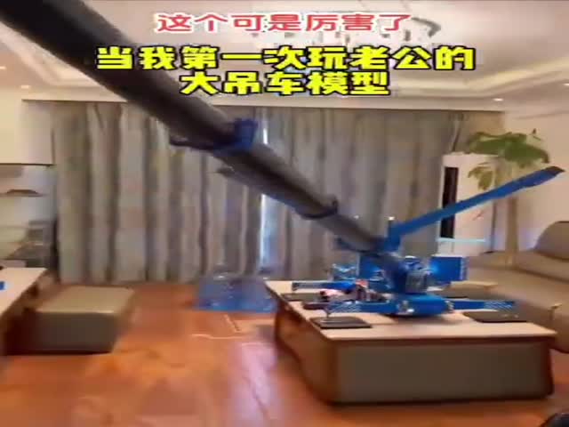 1:14 Scale Model Of The LTM1350 Crane That Weighs 49 Kg And Can Lift Even A Grown Man