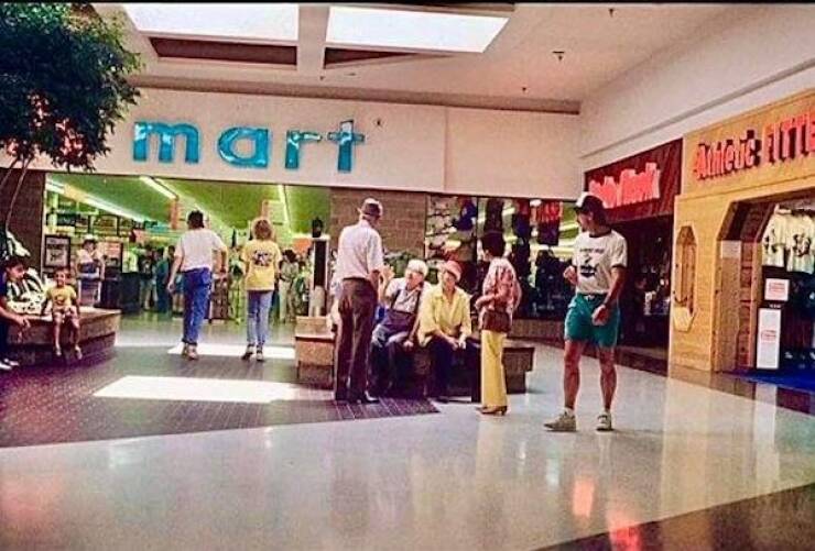 Vintage Mall Photos That Take You Back In Time