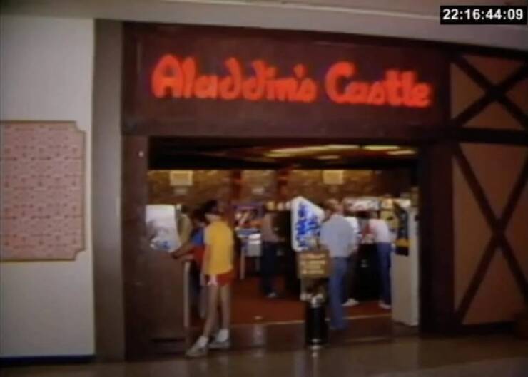 Vintage Mall Photos That Take You Back In Time