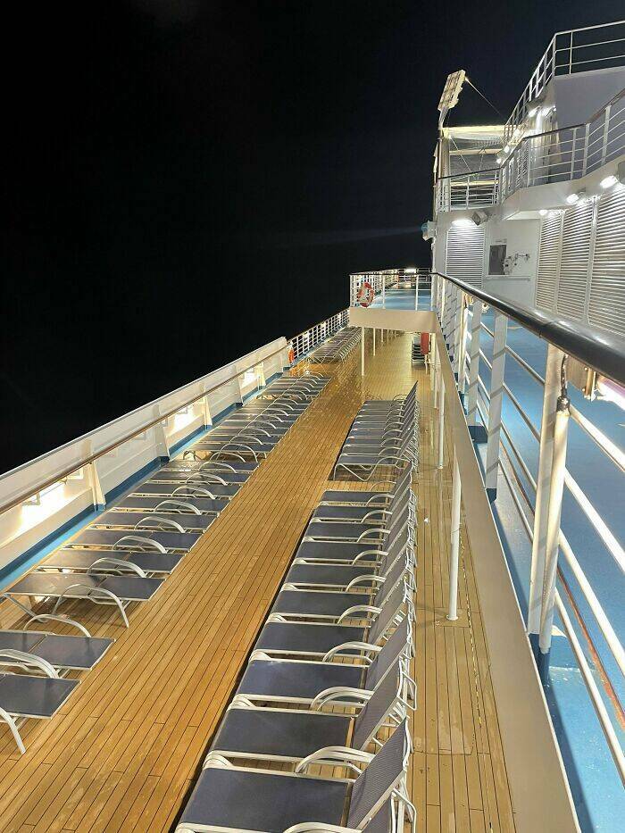 Eerie Liminal Spaces That Will Give You Chills (50 PICS)