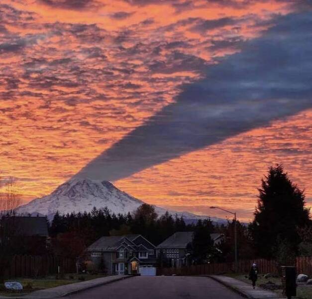 Reality-Bending Photos That Feel Like A Matrix Glitch