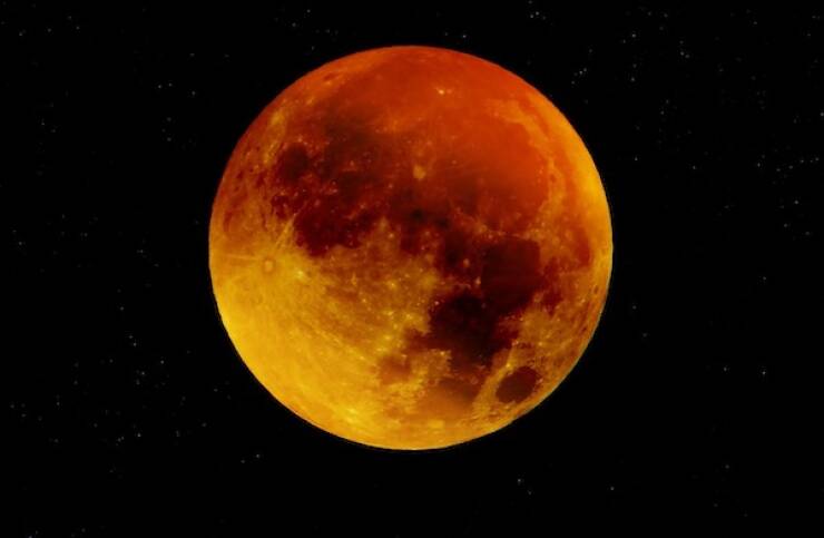 Mind-Blowing Moon Facts That Will Leave You Starstruck