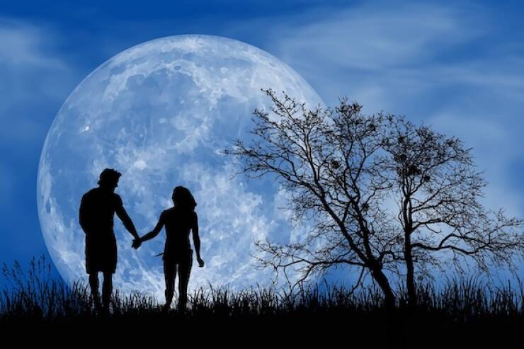 Mind-Blowing Moon Facts That Will Leave You Starstruck