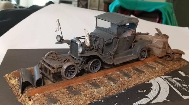 Stunning High-Res Look At A 1930s Model Train Station