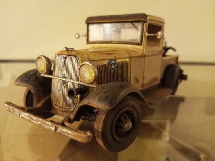 Stunning High-Res Look At A 1930s Model Train Station