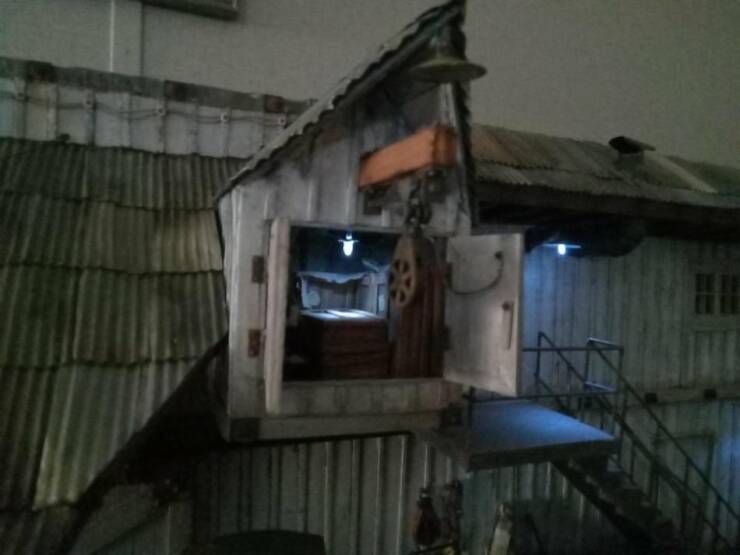 Stunning High-Res Look At A 1930s Model Train Station