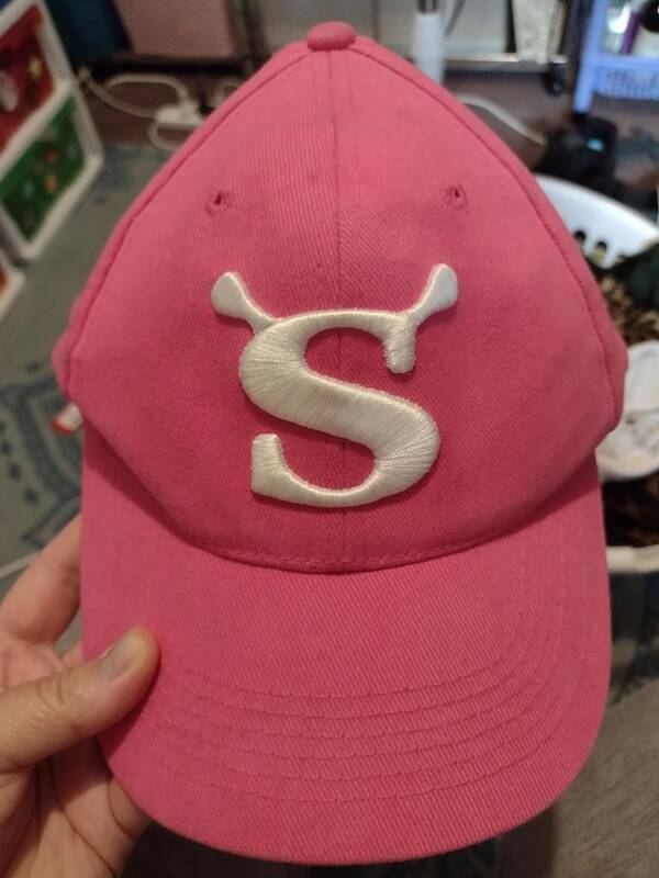 The Best Hat Rack Gems You’ll Only Find At Thrift Stores