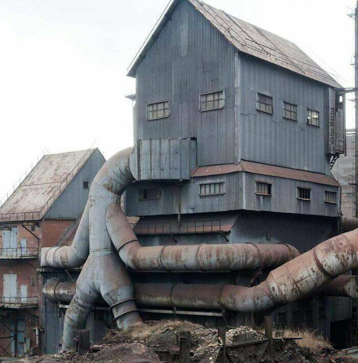 Sinister Structures That Look Perfect For A Supervillain Lair