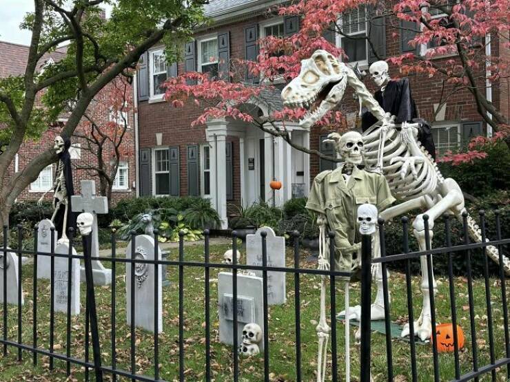 Epic Halloween Yard Displays That Took Spooky To The Next Level