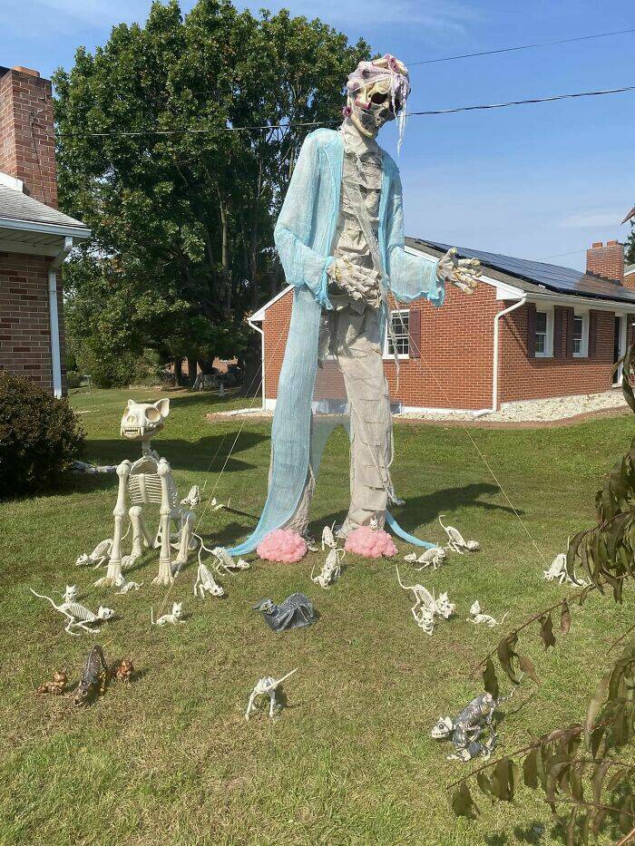 Epic Halloween Yard Displays That Took Spooky To The Next Level