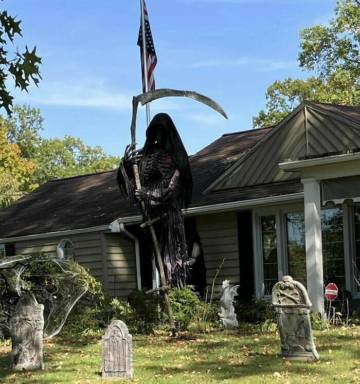 Epic Halloween Yard Displays That Took Spooky To The Next Level