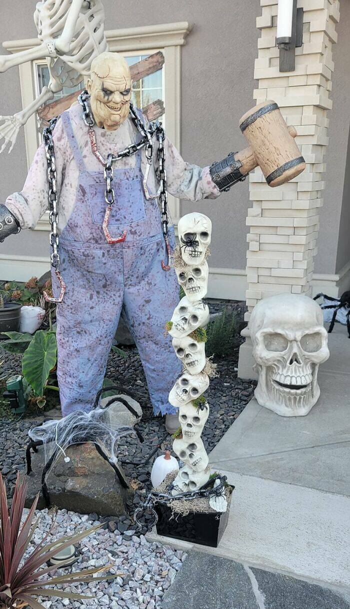 Epic Halloween Yard Displays That Took Spooky To The Next Level