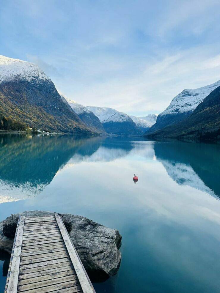 Breathtaking Views People Snapped Right Outside Their Windows