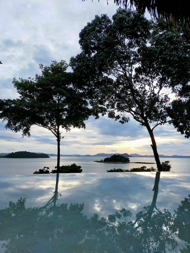 Breathtaking Views People Snapped Right Outside Their Windows