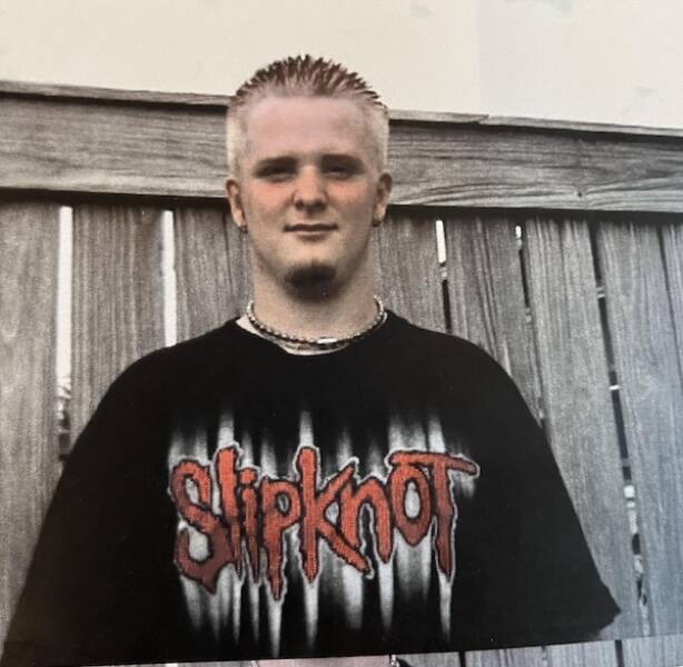 Cringe-Worthy Photos From The Past That People Wish They Could Forget Cringe-Worthy Photos From The Past That People Wish They Could Forget