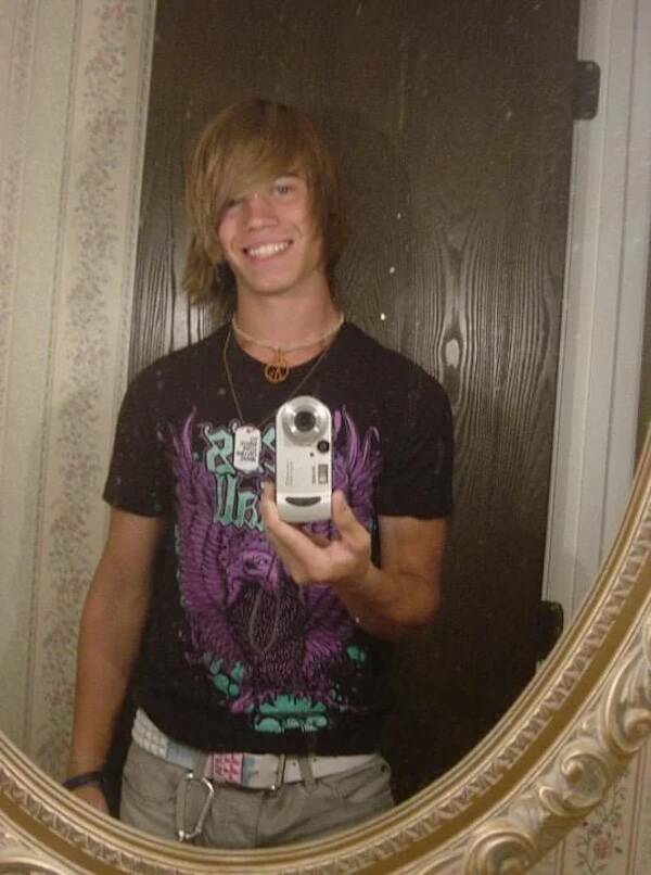 Cringe-Worthy Photos From The Past That People Wish They Could Forget Cringe-Worthy Photos From The Past That People Wish They Could Forget