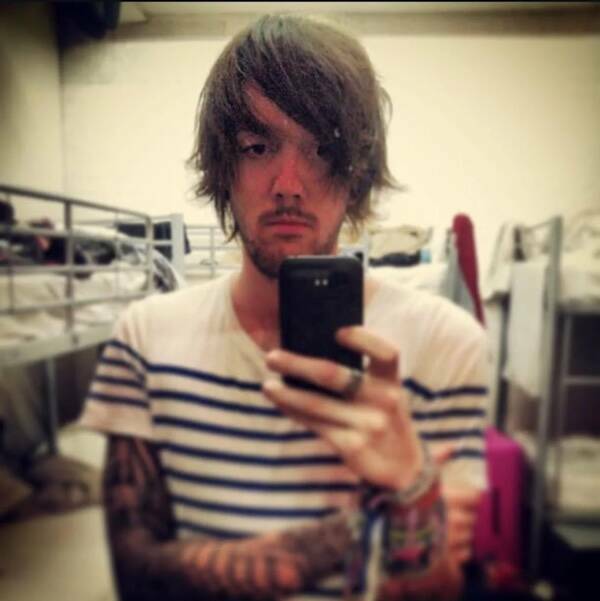 Cringe-Worthy Photos From The Past That People Wish They Could Forget Cringe-Worthy Photos From The Past That People Wish They Could Forget